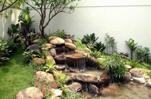 Tieu canh san vuon doc dao voi thac nuoc